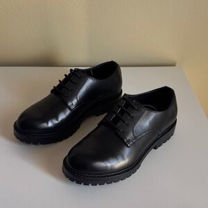 Zara Black Faux Leather Oxfords